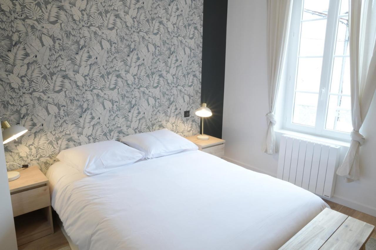 T3 De Charme Situe En Hyper Centre Avec Wifi, Linge, Draps, Savons Et Serviettes Fournis Cognac Rom bilde